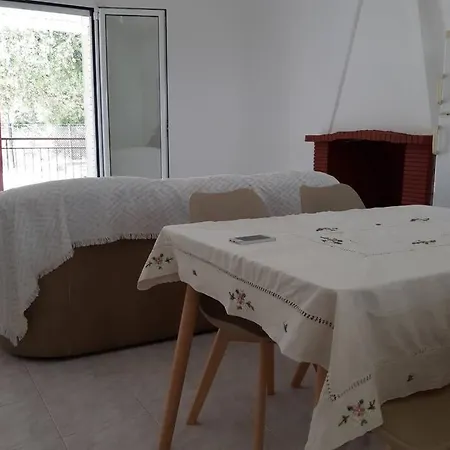 Jenny'S Holiday House